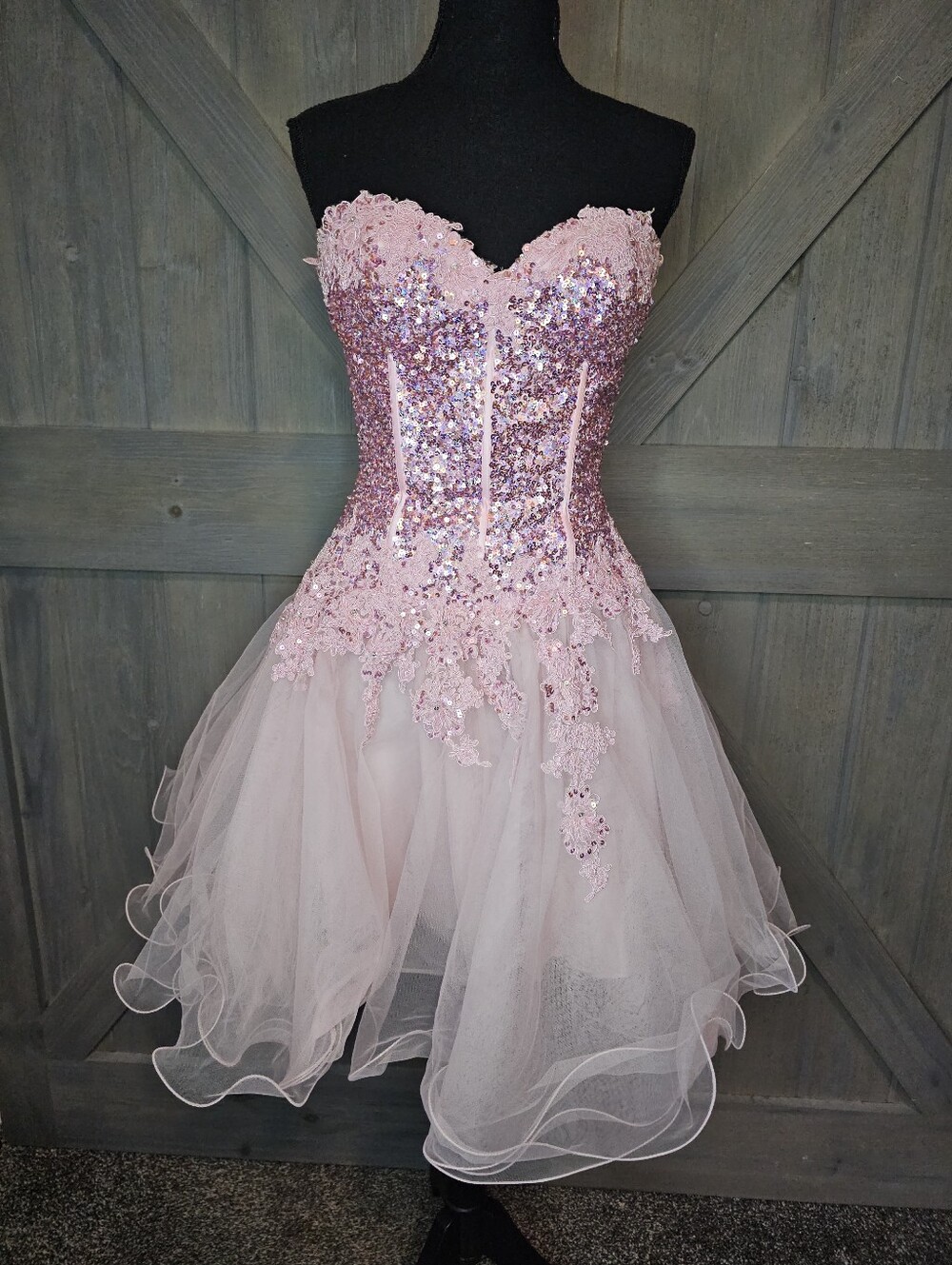 Jovani Sequin Sweetheart Neckline Short Homecoming Dress sz 4